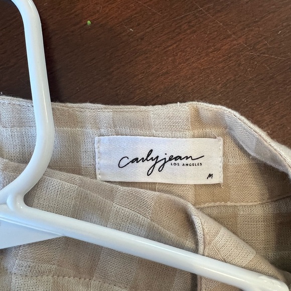 Carly Jean Los Angeles Top - Picture 3 of 3